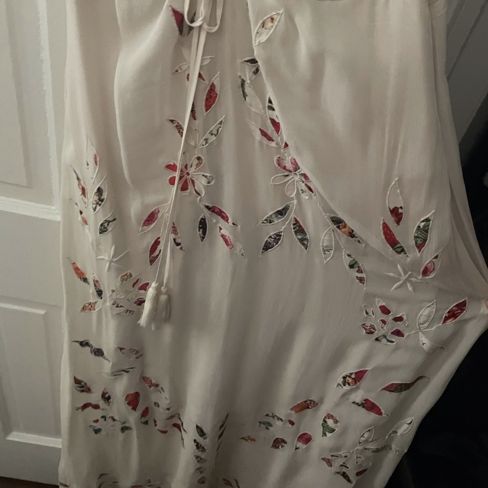 White farm rio maxi with flower detail size 12 - Picture 7 of 11